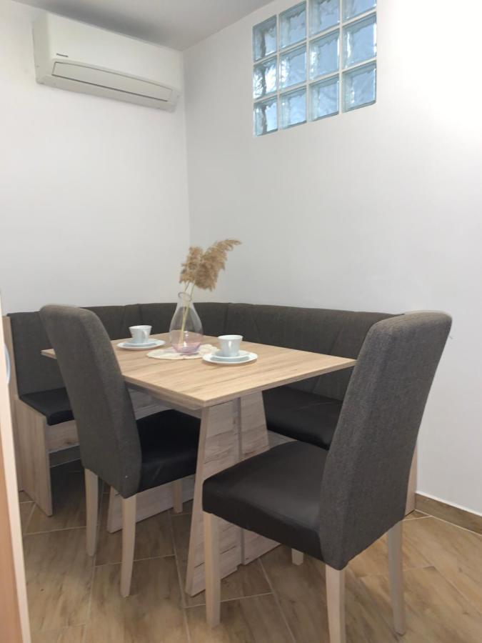 Apartma Eli2 Daire Koper Dış mekan fotoğraf